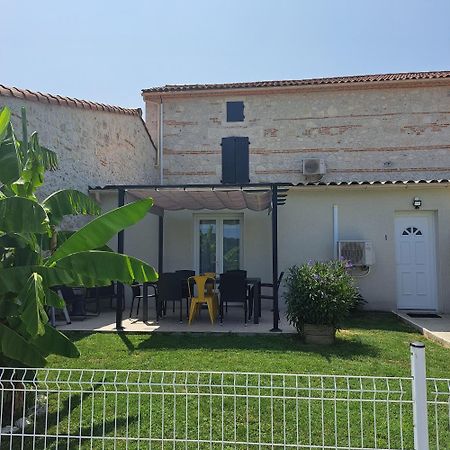 Вилла Le Domaine Vesque Saint-Pierre-de-Clairac Экстерьер фото