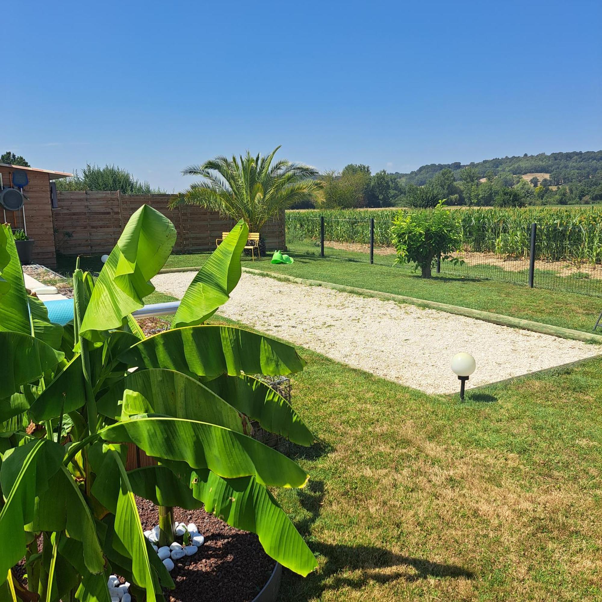 Вилла Le Domaine Vesque Saint-Pierre-de-Clairac Экстерьер фото