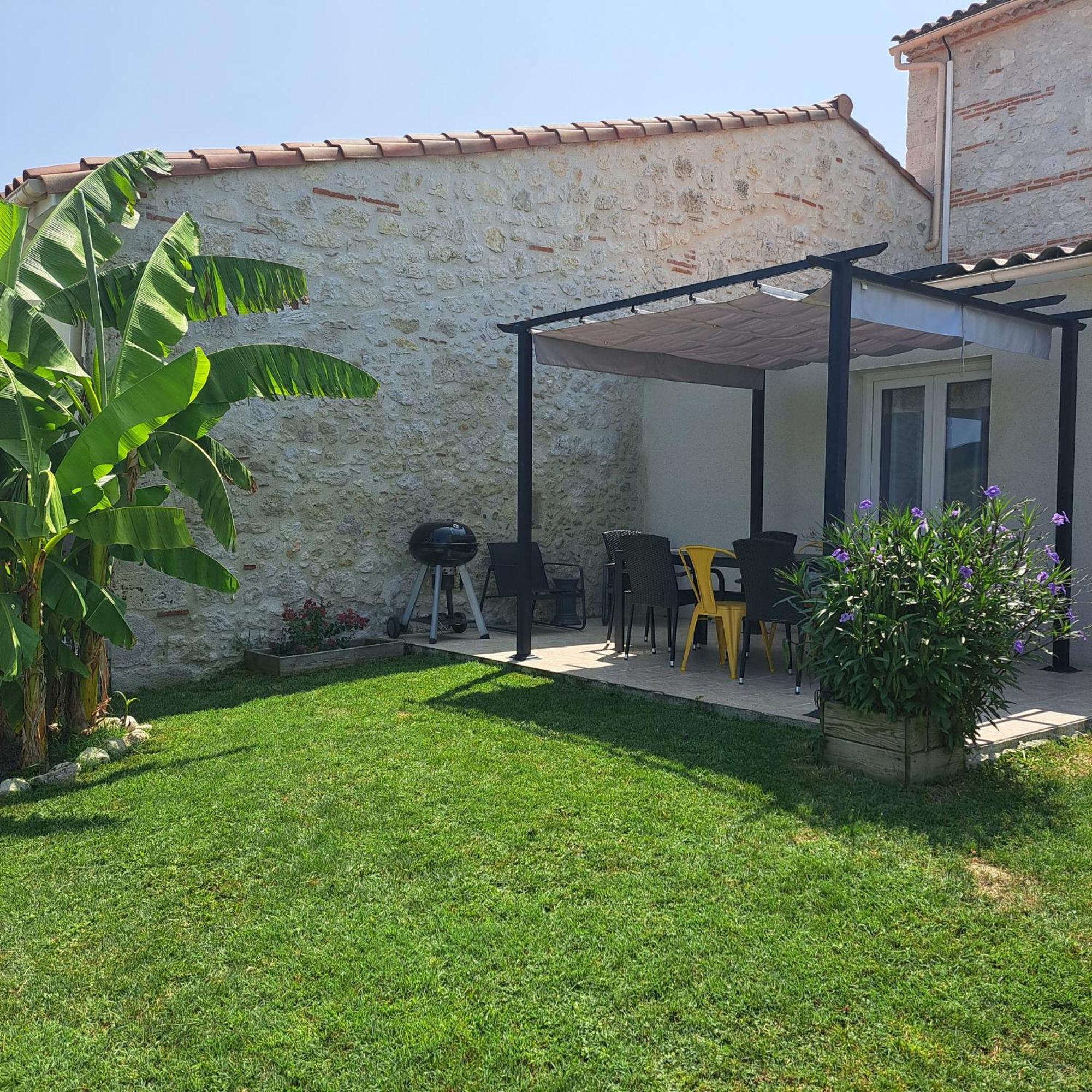 Вилла Le Domaine Vesque Saint-Pierre-de-Clairac Экстерьер фото