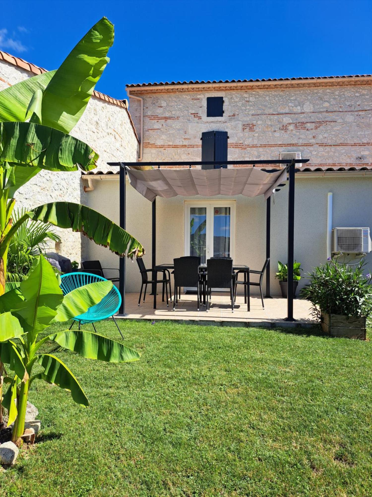 Вилла Le Domaine Vesque Saint-Pierre-de-Clairac Экстерьер фото